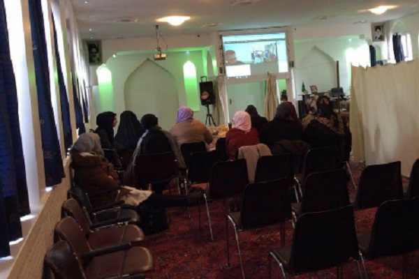 Center Holds Classes about Islam for Swiss Youth