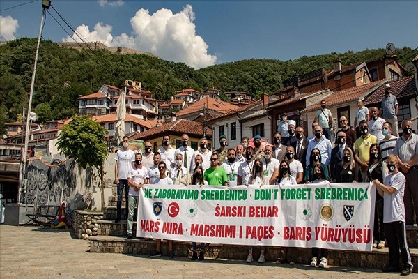 زعماء العالم يتضامنون مع ضحايا سربرنيتسا برسائل مصورة