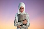 فتاة كشميرية صماء تنجح في كتابة المصحف كاملاً بخطّ يدها