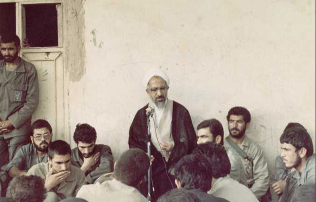 خاطره آیت‌الله جوادی آملی از عرفان عملی نوجوان 14 ساله در جبهه