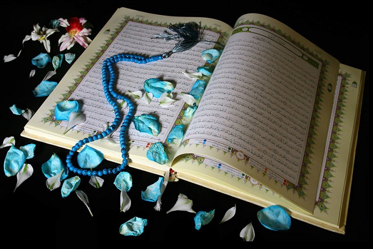 قرآن حاوی معیارهای جاودانه برای شناخت حق از باطل است/ انکار قرآن؛ دورکننده شفاعت در قیامت