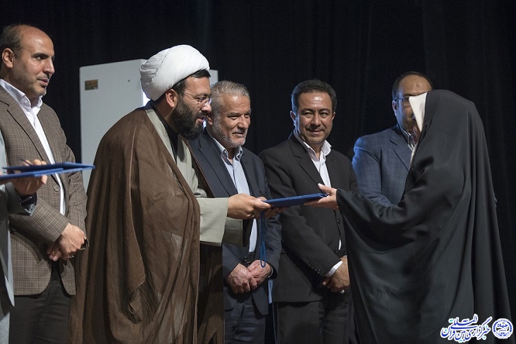 از خبرنگار ایکنای مرکزی به عنوان&laquo;فعال قرآنی&raquo; تجلیل شد