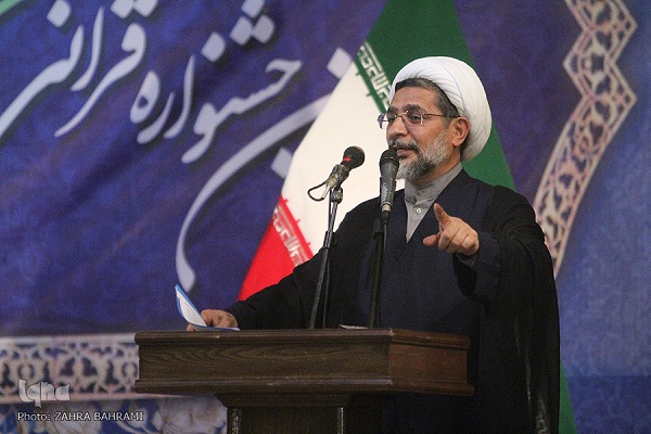 نگاهی به پنجمین جشنواره قرآنی گل&zwnj;های محمدی(ص)/ از اضافه شدن بخش هنری تا جای خالی پیشکسوتان