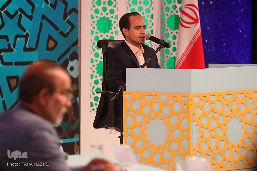 ادامه رقابت حافظان کل در مسابقات سراسری قرآن کریم ادامه رقابت حافظان کل در مسابقات سراسری قرآن کریم