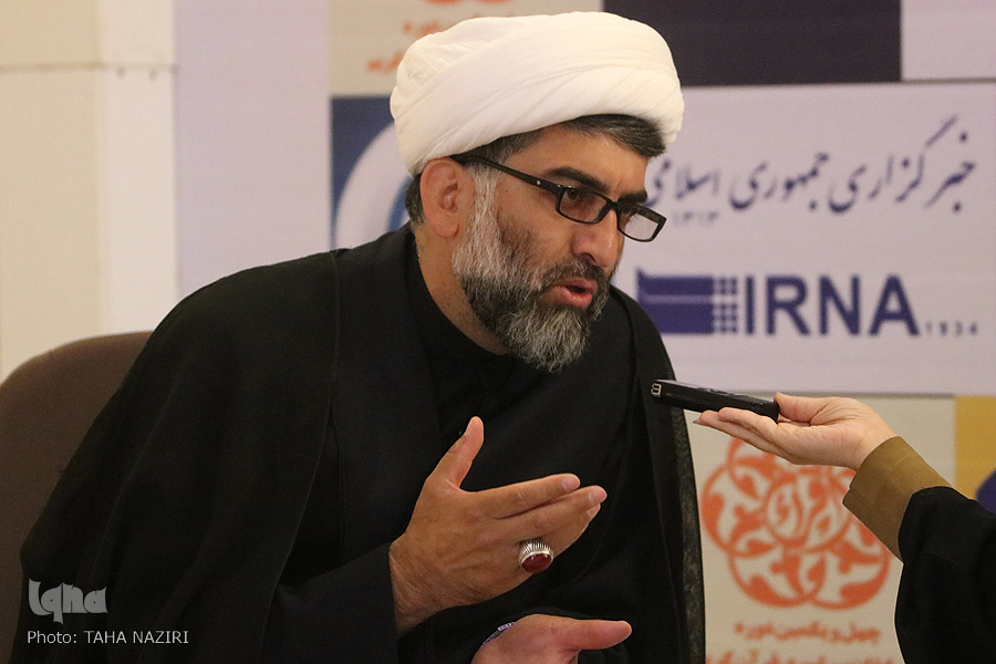 حضور پیشکسوتان قرآنی پررنگتر از جوانان/ قاریان به تلاوت طولانی عادت ندارند حضور پیشکسوتان قرآنی پررنگتر از جوانان/ قاریان به تلاوت طولانی عادت ندارند