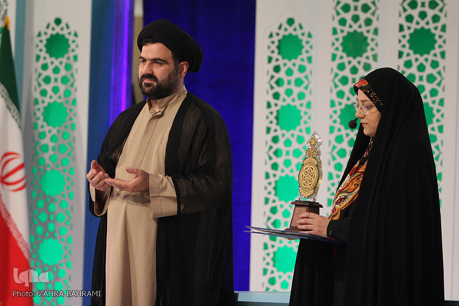 اعلام نتایج نهایی رشته «حفظ موضوعی» و «معارف قرآن» مسابقات سراسری قرآن در بخش بانوان/عکاس:زهرا بهرامی