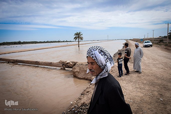 سیلاب در شهرستان کارون و تلاش برای مقابله با آن
