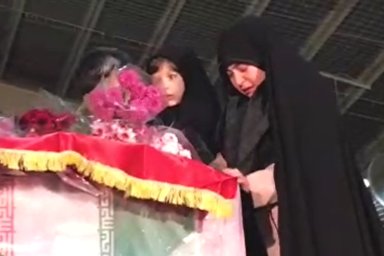 فیلم/ وداع فرزندان «شهید طارمی» با پدر