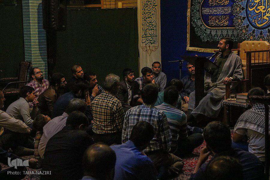 برگزاری مراسم مناجاتخوانی ماه رمضان در مسجد قدس اراک برگزاری مراسم مناجاتخوانی ماه رمضان در مسجد قدس اراک