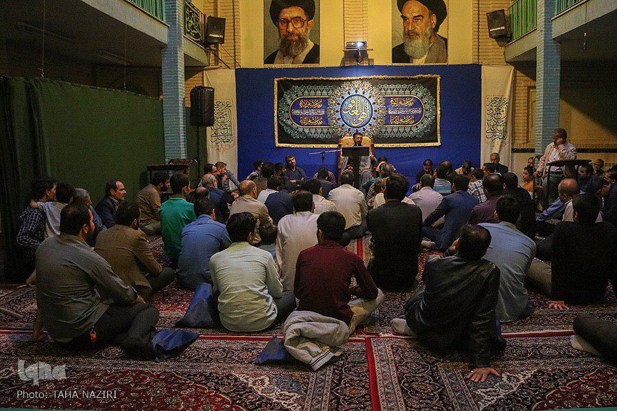 برگزاری مراسم مناجاتخوانی ماه رمضان در مسجد قدس اراک برگزاری مراسم مناجاتخوانی ماه رمضان در مسجد قدس اراک