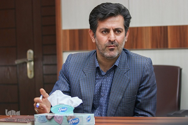 وضعیت قرآنی کشور در حالت اضطرار/ از جای خالی خیّرین در امور قرآنی تا انتقاد از سیاستگذاریهای دولت و مجلس وضعیت قرآنی کشور در حالت اضطرار/ از جای خالی خیّرین در امور قرآنی تا انتقاد از سیاستگذاریهای دولت و مجلس