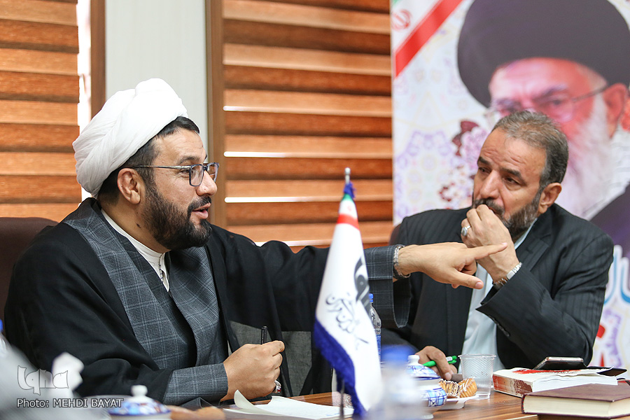 مداحان و مبلّغان باید خرج امام حسین(ع) شوند نه بالعکس/ اخلاق، اخلاص و تقوا؛ شاخصههای فراموششده مداحی مداحان و مبلّغان باید خرج امام حسین(ع) شوند نه بالعکس/ اخلاق، اخلاص و تقوا؛ شاخصههای فراموششده مداحی
