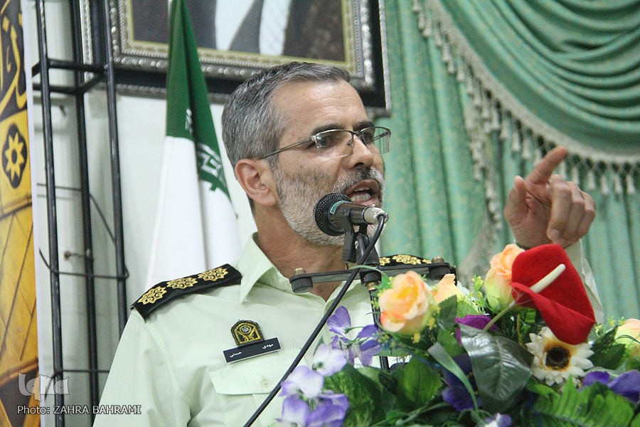 مداحان جایگاه خود را با درهم و دینار عوض نکنند مداحان جایگاه خود را با درهم و دینار عوض نکنند