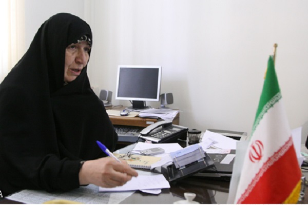 بانویی از دل بهمن / بانوان غفلت در تبیین بُعد فرهنگی انقلاب را جبران کنند