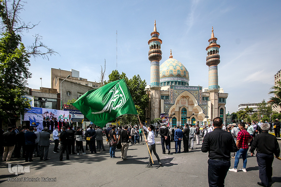 روز قدس متفاوت تهران؛ حضور خودجوش مردم و اهتزاز نمادین پرچم فلسطین
