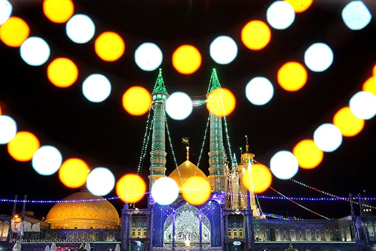 بارگاه حضرت معصومه(س) در شب میلاد کریم اهل بیت(ع)