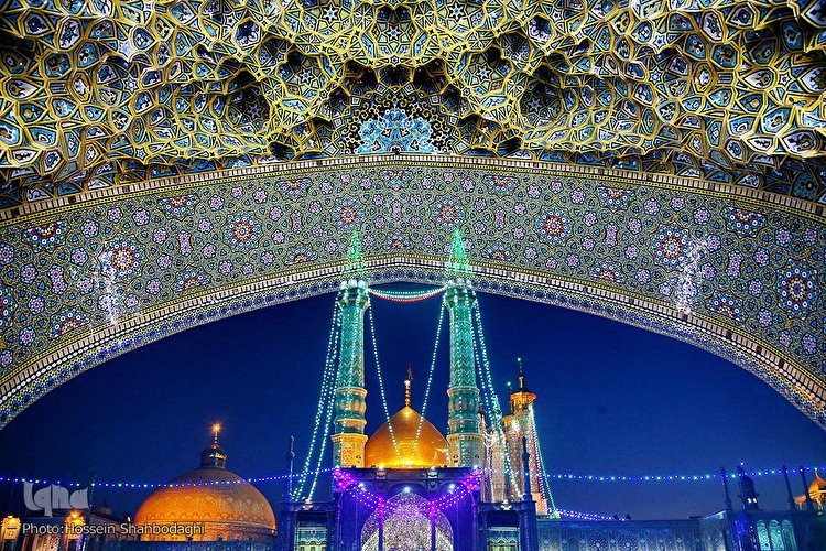 حال و هوای حرم حضرت معصومه(س) در شب میلاد امام رضا(ع)