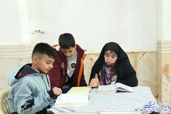 میزبانی امامزاده عبدالله(ع) از دومین دوره مسابقات قرآنی کرج + عکس