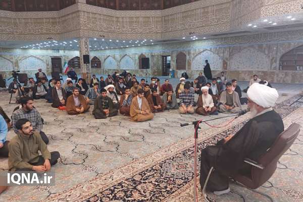 مفاهیم قرآن را به صحنه زندگی وارد کنیم + عکس