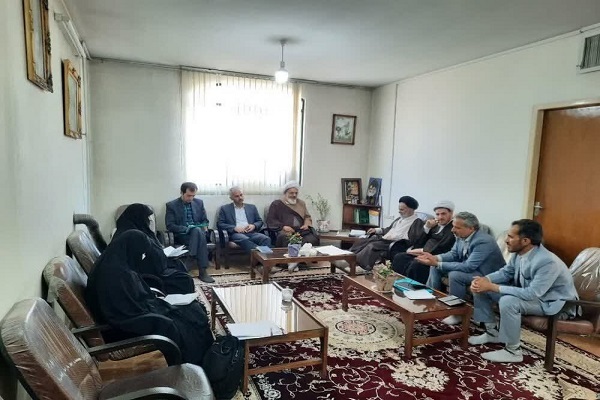 دیدار مدیر حوزه علمیه خواهران مرکزی با امام جمعه خمین دیدار مدیر حوزه علمیه خواهران مرکزی با امام جمعه خمین