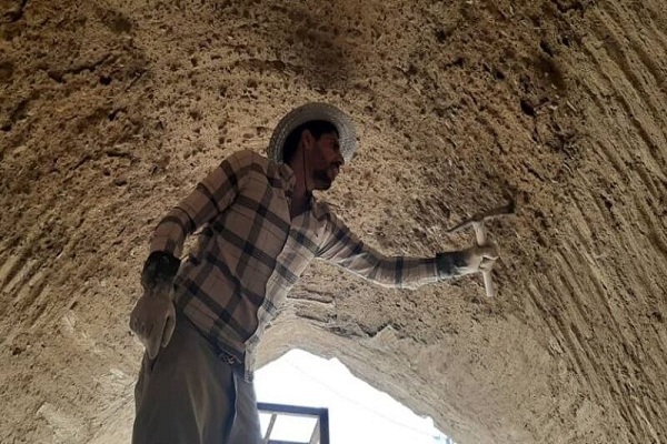 عملیات مرمت امامزاده زینب خاتون(س) روستای آهنگران عملیات مرمت امامزاده زینب خاتون(س) روستای آهنگران