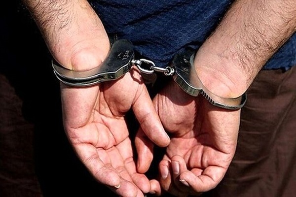 دستگیری فروشنده عتیقه‌های تقلبی در نیم‌ور