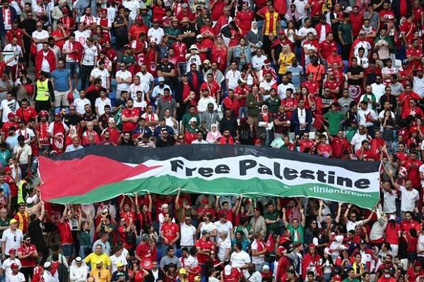 جام جهانی قطر و حمایت تماشاگران تونسی از فلسطین + فیلم