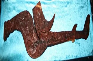 نمایش تندیس علی(ع) و شمشیر ذوالفقار در موزه فاطمی