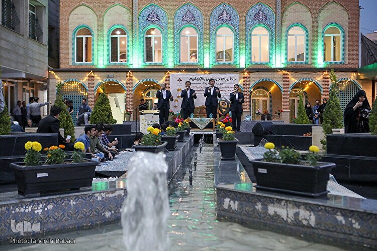 محفل دانشجویی انس با قرآن در دانشگاه علم و فرهنگ