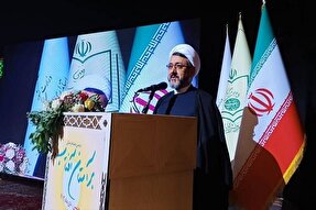 راه امام(ره) را در سیاست‌گذاری‌ها فراموش نکنیم