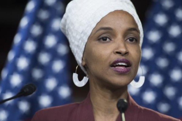 ایلهان عمر: آمریکا برای کشتار فلسطینیان به اسرائیل چراغ سبز نشان داد