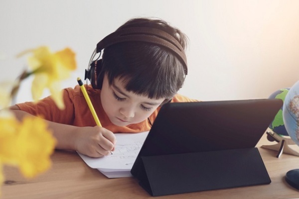 چگونه کودکان آنلاین ایمن داشته باشیم