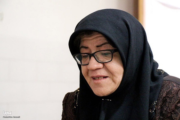 اکرم خدک، مادر نیلوفر دربندی