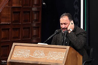 فیلم | تلاوت «محمدرضا پورزرگری» در مراسم فاطمیه حسینیه امام‌ خمینی(ره)
