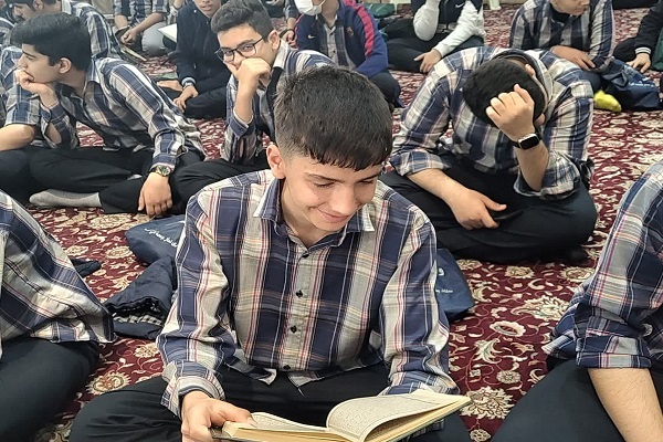 رهام کندی، دانش آموز