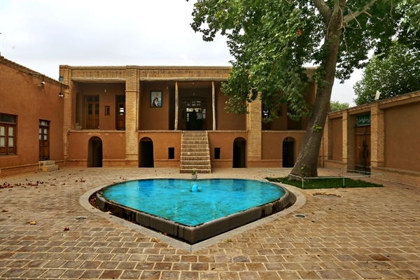 بیت تاریخی امام راحل در خمین