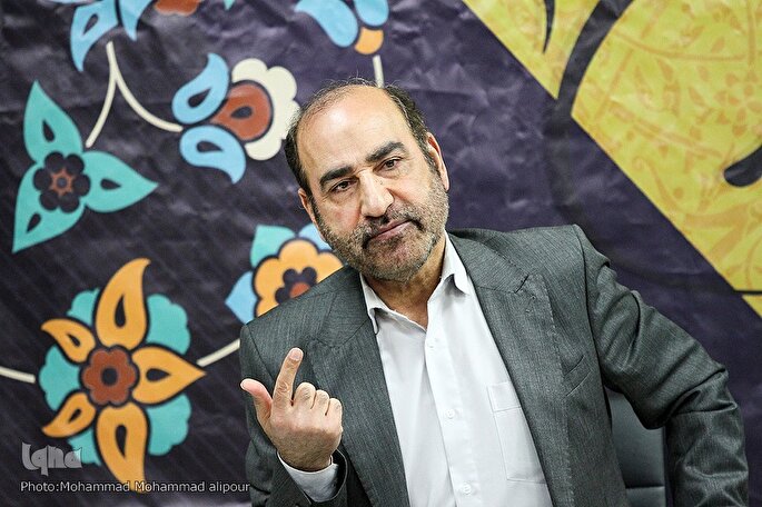 سعی کردم همه چیز را «آیه» ببینم