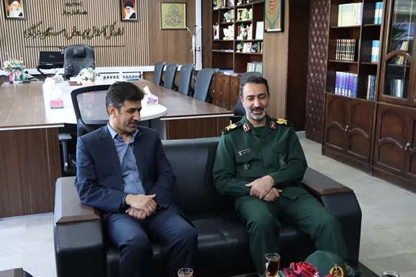 دیدار فرمانده سپاه روح الله با مدیرکل آموزش و پرورش استان مرکزی