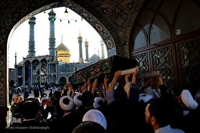 فیلم | بدرقه با شکوه اهالی حوزه و دانشگاه با استاد حشمت‌پور