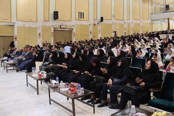 اختتامیه جشنواره سفیران سلامت دانش‌آموزی استان مرکزی