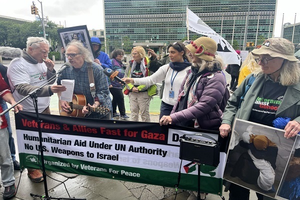 روزه‌داری مسیحیان ضدجنگ آمریکا در حمایت از غزه