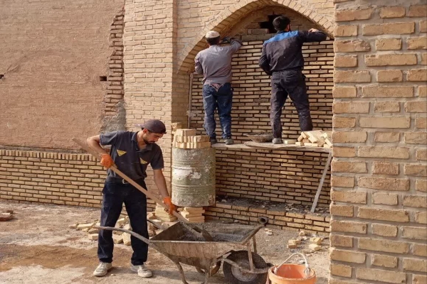 مرمت اضطراری بقعه تاریخی امامزاده سید هارون ساوه