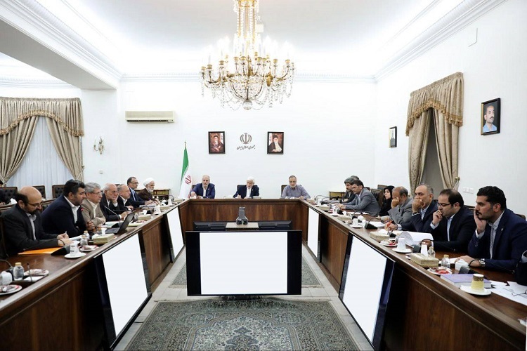 تأکید عارف بر سرعت دادن به بازسازی منازل آسیب دیده مردم در جنگ