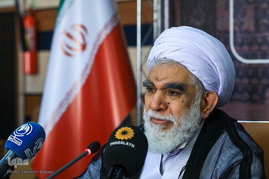 چرا وحدت ملی و اسلامی امری مقدس است