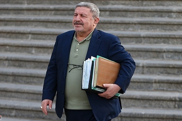 هیچ استعفایی در دولت مطرح نیست