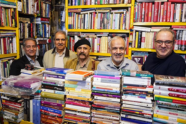 آیین کتابگردی سی‌وسومین دوره هفته کتاب