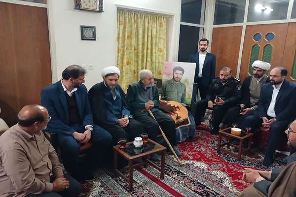 دیدار حجت‌الاسلام علی مظفری معاون رئیس قوه قضاییه با خانواده شهیدان ناصری