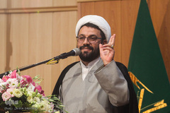 مراسم تکریم معلمان، حافظان، خادمان و خیرین قرآن - محلات/عکاس:زهرا بهرامی