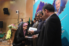 مراسم تکریم معلمان، حافظان، خادمان و خیرین قرآن - محلات/عکاس:زهرا بهرامی