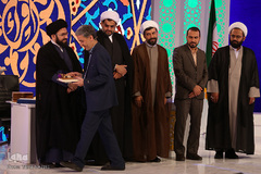 تقدیر از برگزیدگان رشته معارف تفسیر مسابقات سراسری قرآن - اراک/عکاس:طاها نظیری